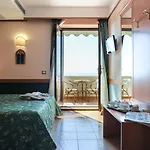 Hotel La Terrazza Restaurant & 3*