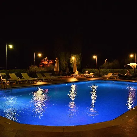 Отель La Terrazza Restaurant & 3*